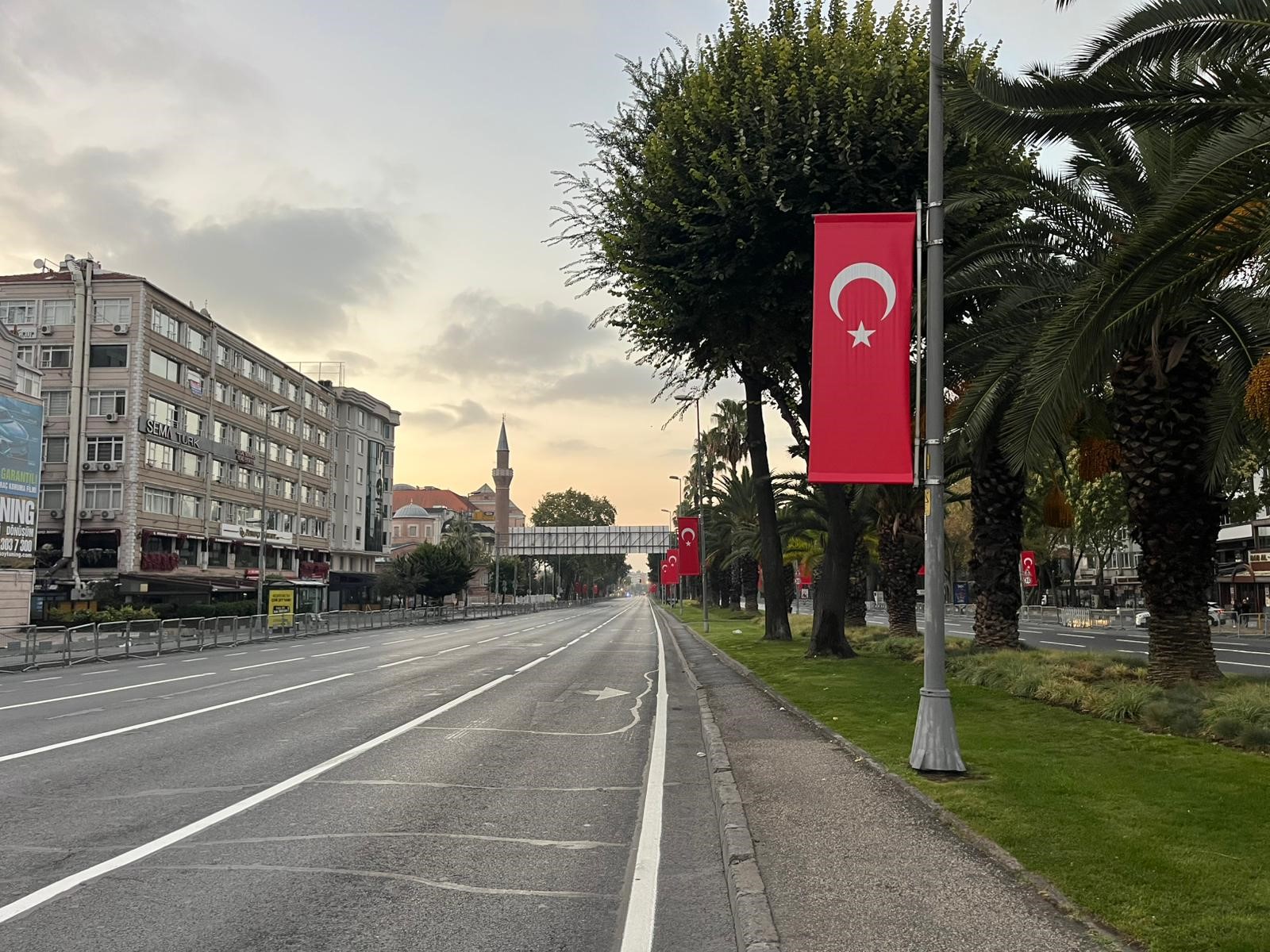 İstanbul’da 30 Ağustos Zafer Bayramı kutlamaları nedeniyle Vatan Caddesi trafiğe kapatıldı