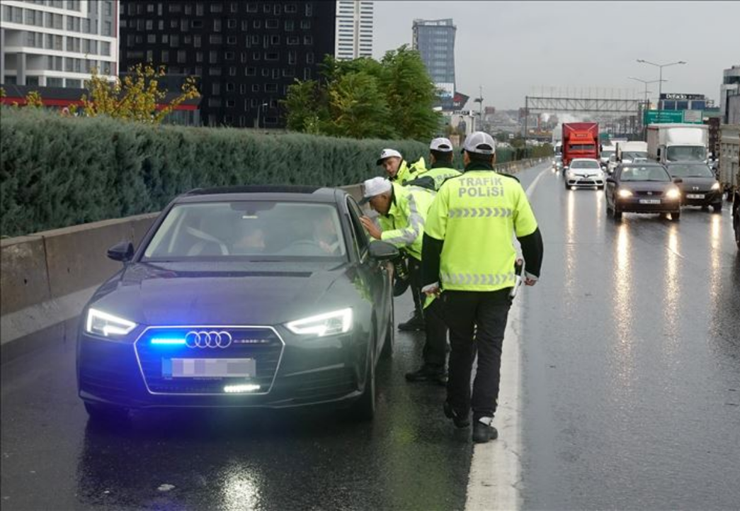 AYM'den 'çakarlı araç' kararı geldi