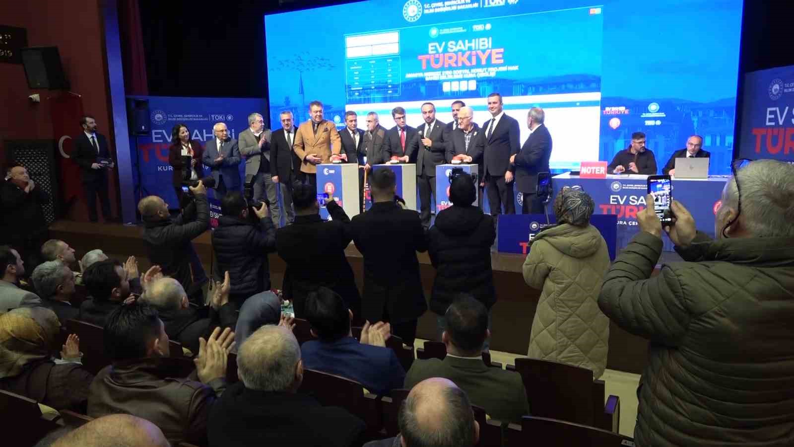 Amasya’da 2 bin 601 sosyal konutun kura çekimi yapıldı