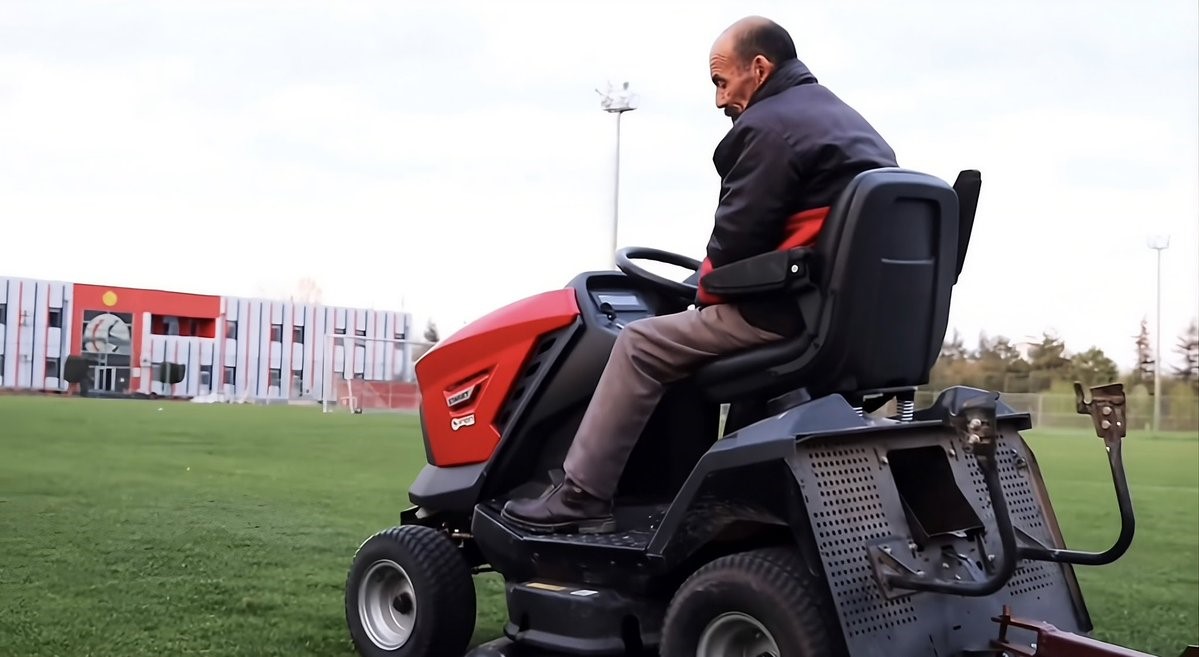 Eskişehirspor’un acı günü: Kulüp emektarı Sedat Özten Hayatını Kaybetti