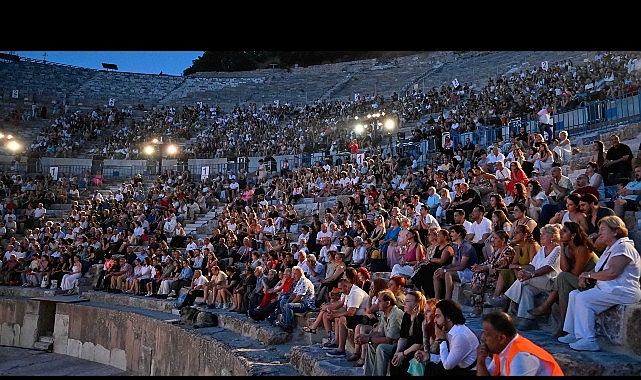 9. Uluslararası Efes Opera ve Bale Festivali'nde “Carmina Burana" Sahnelendi