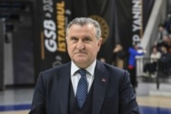 Bakan Bak'tan Filenin Sultanları'na tebrik: Finaldeyiz finalde