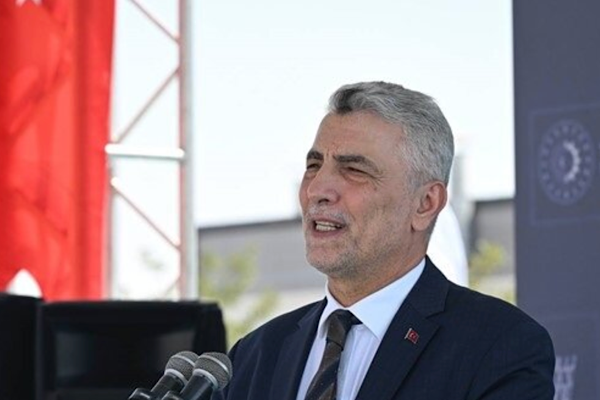 Bakan Bolat, Çorum’da esnafı ziyaret etti Bakan Bolat, Çorum’da esnafı ziyaret etti