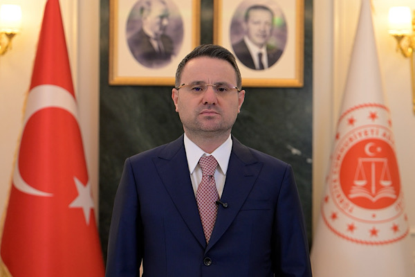 Bakan Gürlek: Hukuk Mesleklerine Giriş Sınavı 27 Eylül'de yapılacak