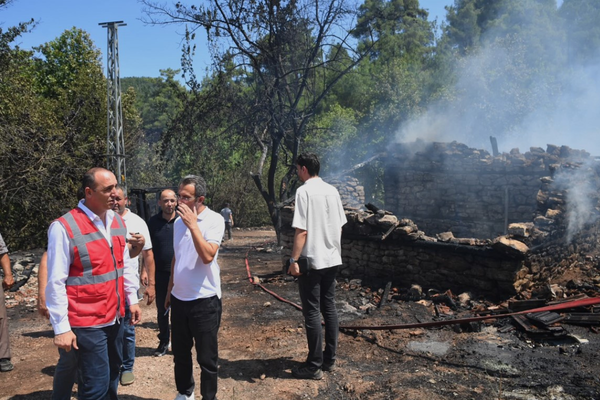 Başkan Kotan, yangın bölgesinde incelemelerde bulundu