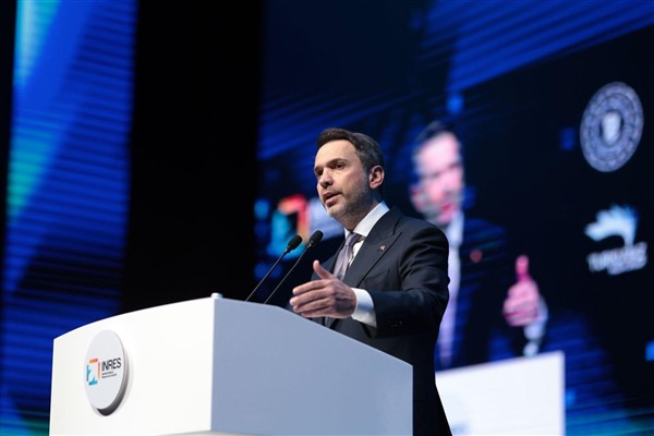 Bayraktar: Hedefimiz enerjide ve madende net ihracatçı olmak Bayraktar: Hedefimiz enerjide ve madende net ihracatçı olmak