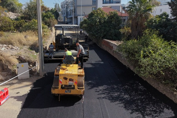 Bodrum'da yol bakım ve asfalt çalışmaları sürüyor 