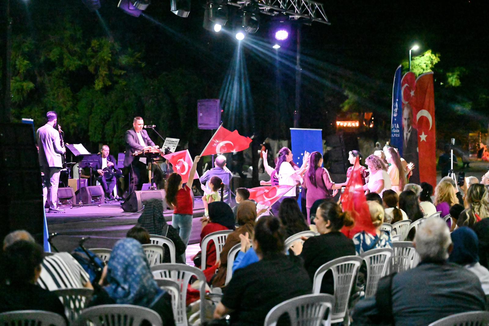 Bursa’da Kültürpark’ta Zafer Haftası konseri düzenlendi