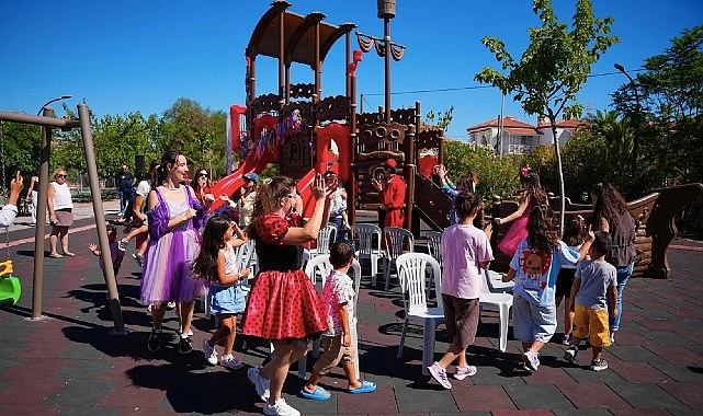 Çeşme'de yenilenen parklarda yaz boyu şenlik var
