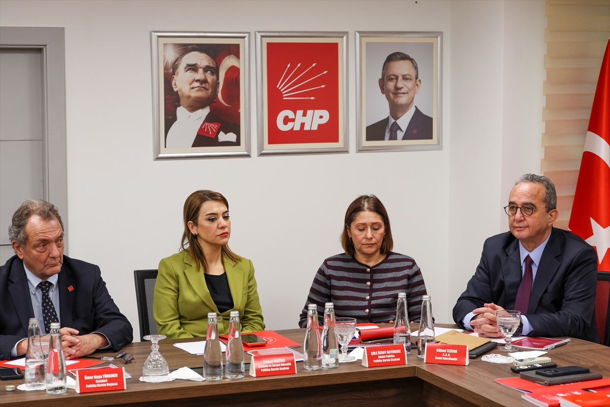 CHP Genel Başkanı Özel, basın toplantısı düzenledi: