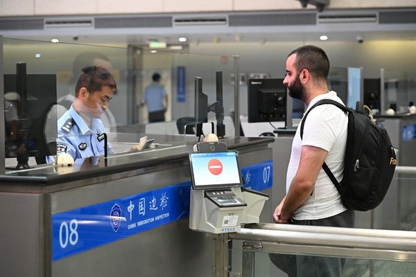 Çin, vizesiz giriş ve transit uygulamalarını geliştirecek