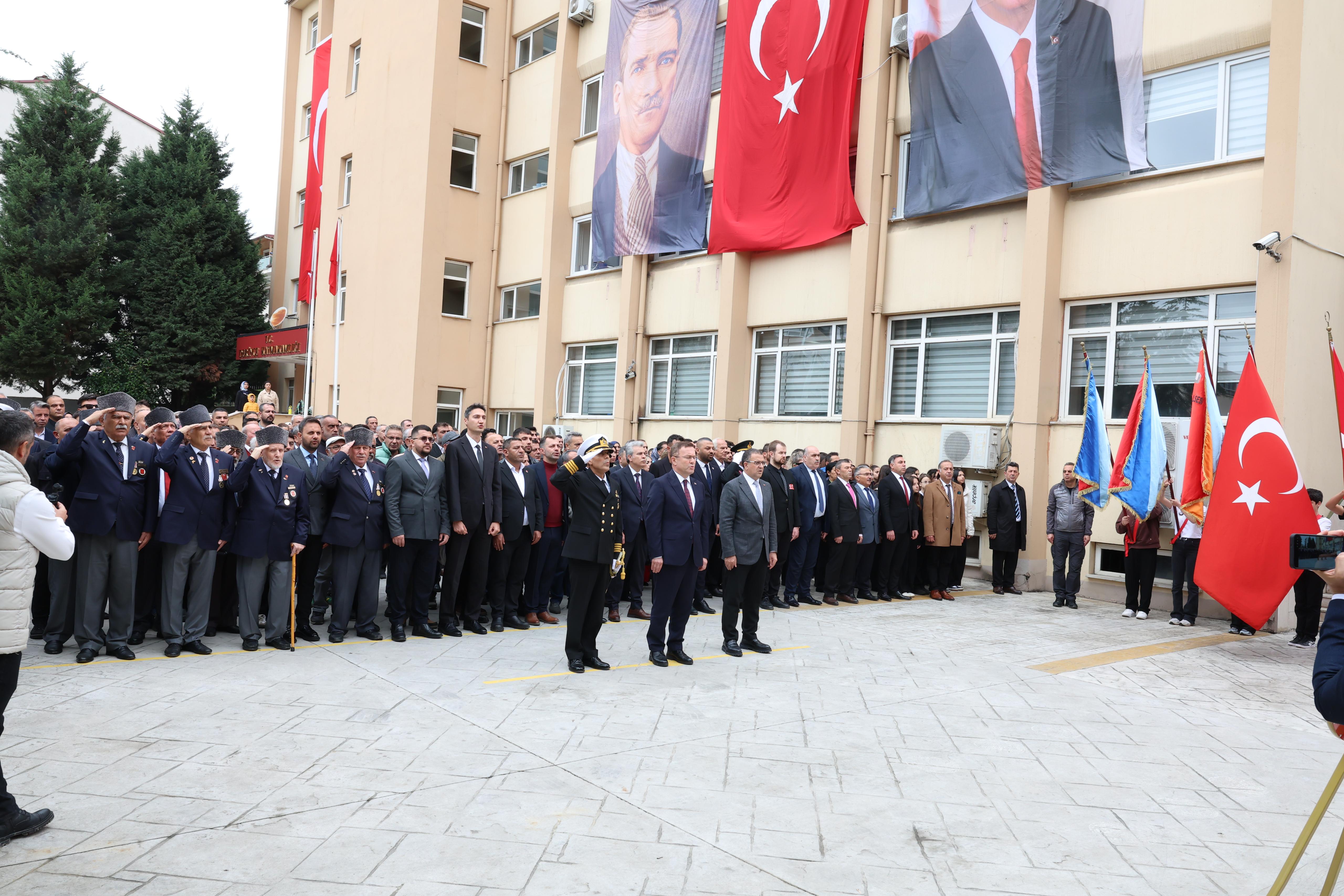 Derince'de Cumhuriyet kutlamaları başladı