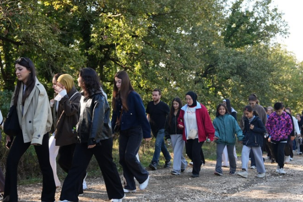 Düzce’de gençler Dünya Yürüyüş Günü kapsamında 5 kilometre yürüdü Düzce’de gençler Dünya Yürüyüş Günü kapsamında 5 kilometre yürüdü
