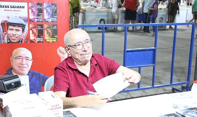 Edremit Kitap Fuarı'nda beşinci gün;  Demokrasi, tarih, edebiyat ve tiyatro aynı sahneye taşındı