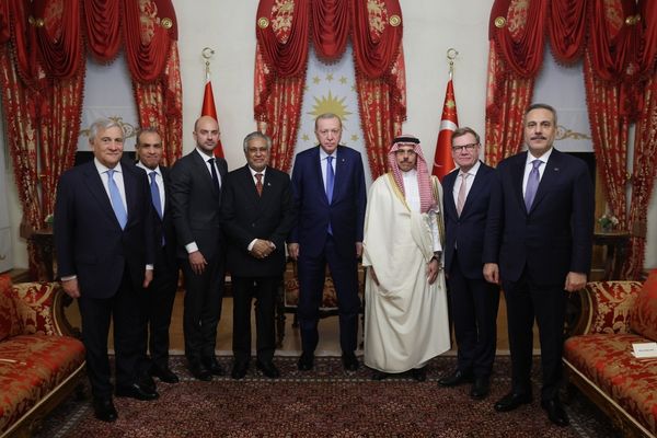 Erdoğan, R4+E3 toplantısı kapsamında Türkiye’ye gelen dışişleri bakanlarını kabul etti Erdoğan, R4+E3 toplantısı kapsamında Türkiye’ye gelen dışişleri bakanlarını kabul etti