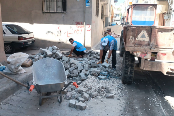 Eyyübiye'de doğalgaz sonrası bozulan sokaklar baştan sona yenileniyor