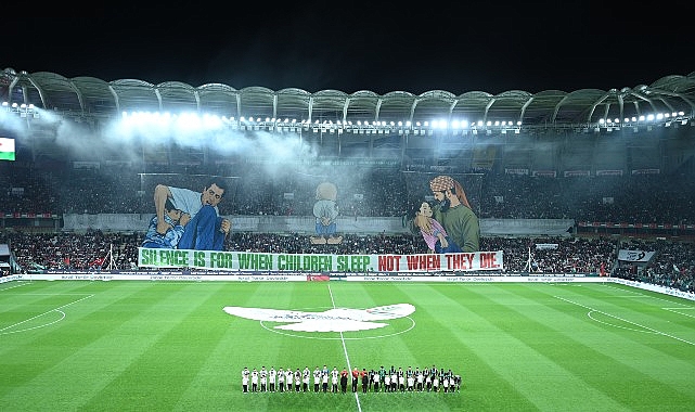 Filistin Milli Takımı ile Konyaspor'un Karşılaştığı Maçta Tüm Dünyaya Filistin'e Destek Mesajı Verildi