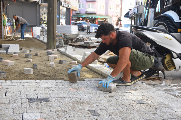 Giresun'da cadde ve sokaklarda yenileme çalışmaları sürüyor