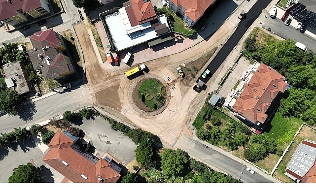 Gölcük'te Ergenekon Caddesi kavşağı yenileniyor