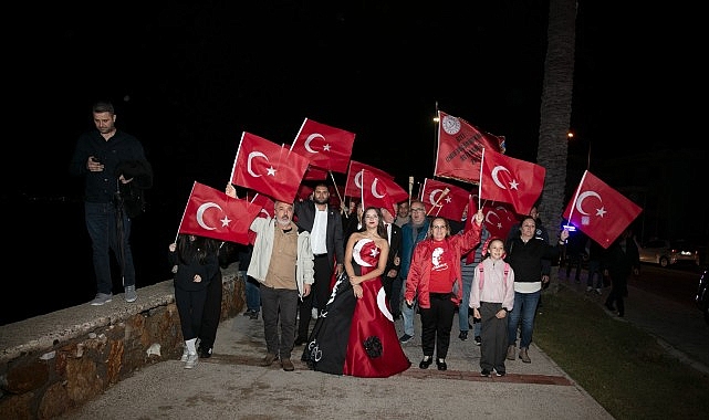 Güzelbahçe'de Cumhuriyetin 103. Yılı Coşkuyla Kutlandı