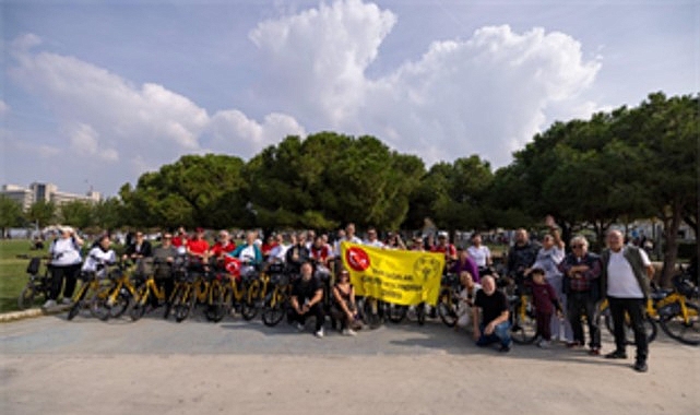 İzmir'de Cumhuriyet coşkusu engelleri aştı
