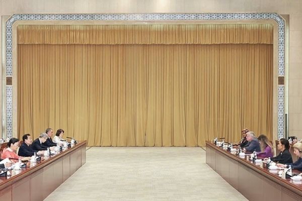 Kadın diplomatlardan Xinjiang’a ziyaret