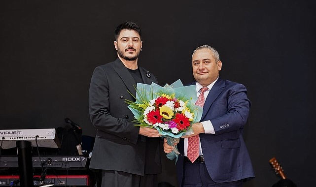 Keçiören'de Cumhuriyet Bayramı Coşkusu Semicenk Konseriyle Yaşandı