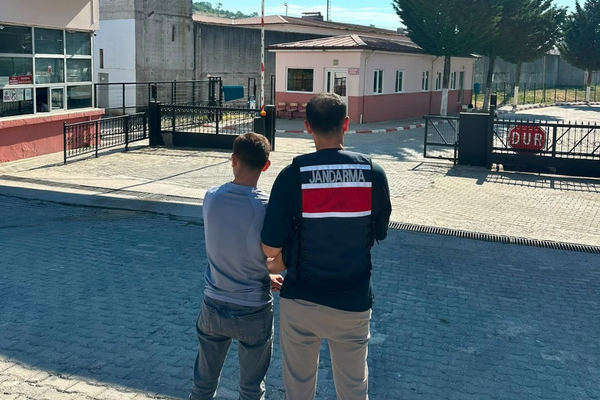 Kocaeli'de hakkında 14 yıl 9 ay hapis cezası bulunan şahıs yakalandı