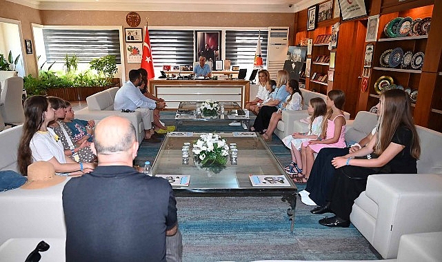 Maltepe'de çocuk tiyatroları yaz akşamlarını renklendiriyor