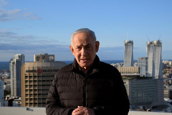 Netanyahu, Oval Ofis’te Trump ile bir araya geldi