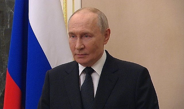 Putin'den Deniz Kuvvetleri Günü Mesajı: "Rus Donanması Güçlenmeye Devam Ediyor"