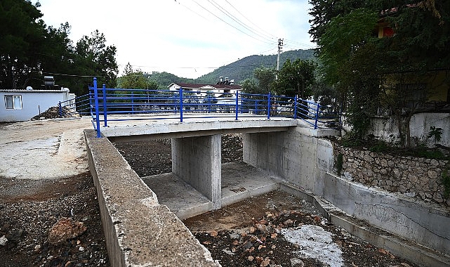 Tekirova'daki köprü taşkın riskine karşı yenilendi