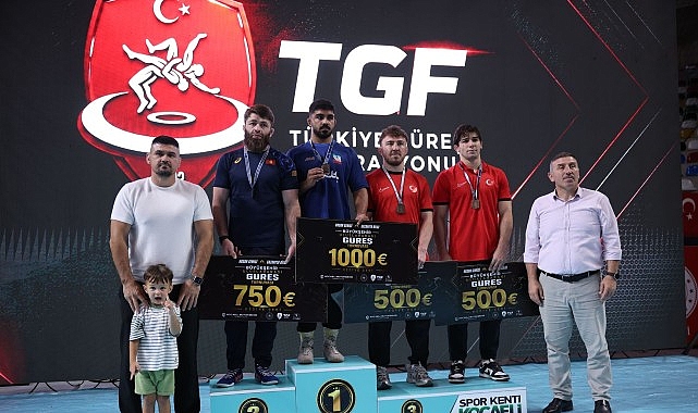 Uluslararası Güreş Turnuvası'nda ilk gün tamamlandı