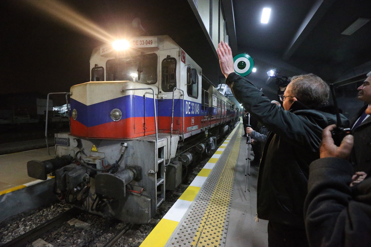 Yeni sezonun ilk seferine çıkan Turistik Doğu Ekspresi son durağı Kars'a ulaştı