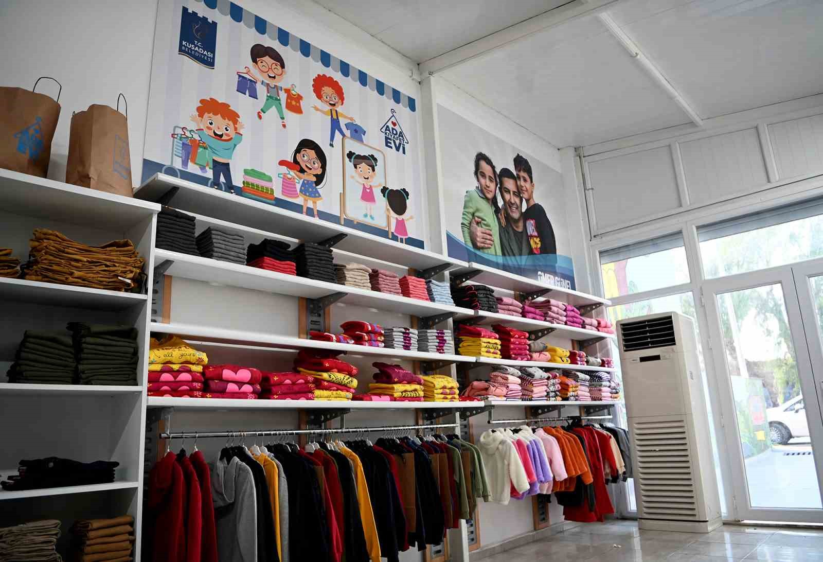 Ada Kıyafet Evi 272 çocuğun yüzünü güldürdü
