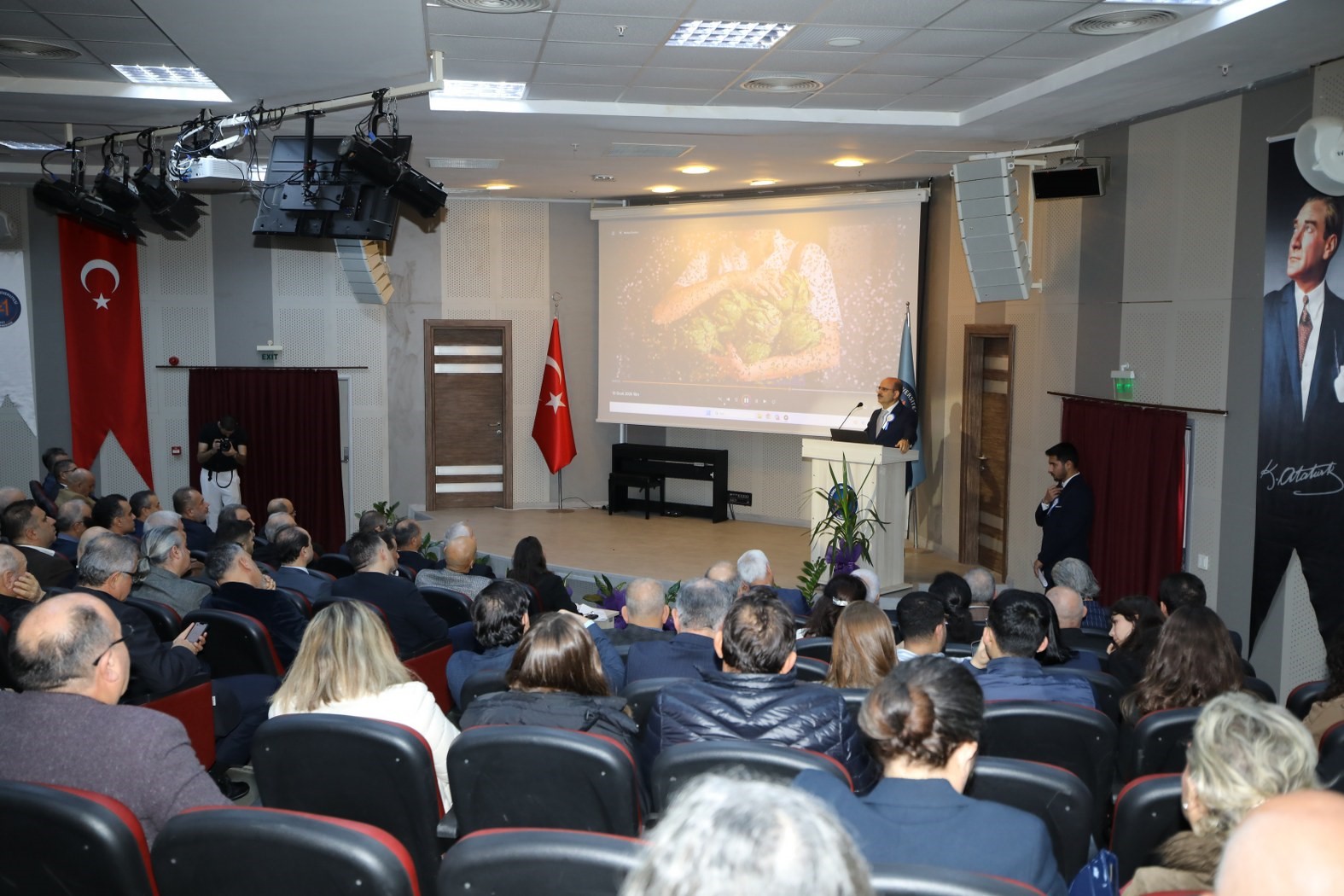 Akdeniz Üniversitesi’nde tarımsal öğretimin 180. yılı kutlandı
Akdeniz Üniversitesi’nde tarımsal öğretimin 180. yılı kutlandı