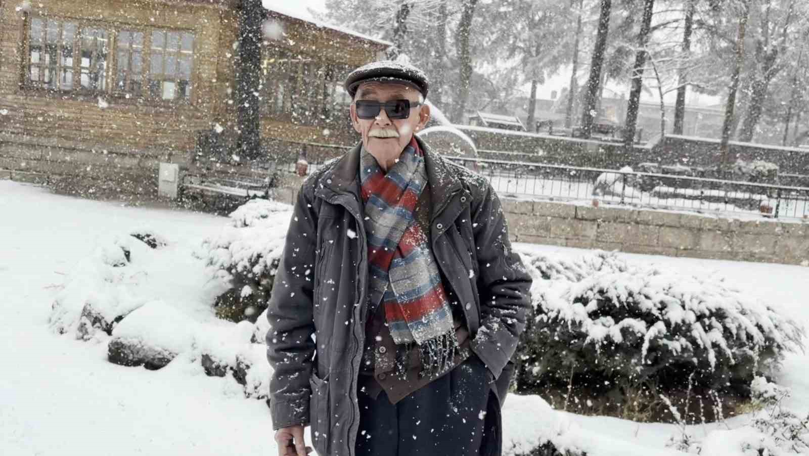 Aksaray’ın Güzelyurt ilçesinde kar yağışı etkisini sürdürüyor
Aksaray’ın Güzelyurt ilçesinde kar yağışı etkisini sürdürüyor