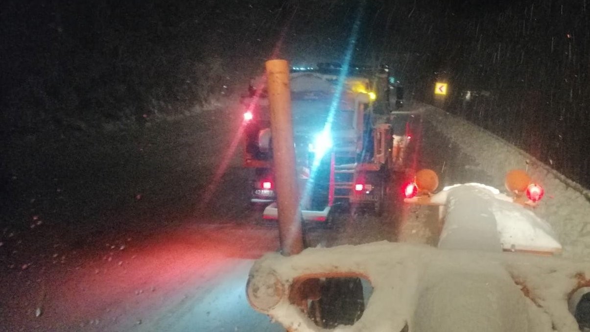 Antalya’da bin 825 rakımlı Alacabel’de kar yağışı başladı
