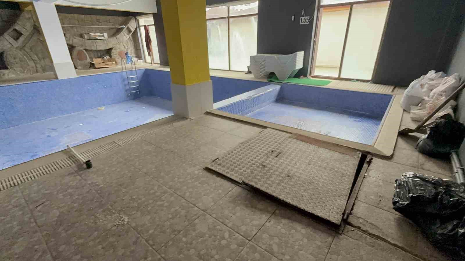 Babasını öldürdüğünü kabul etti
Babasını öldürdüğünü kabul etti