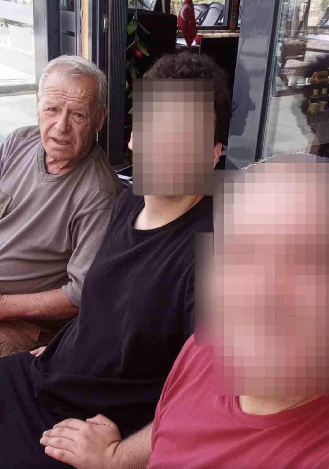 Babasını öldürdüğünü kabul etti
Babasını öldürdüğünü kabul etti