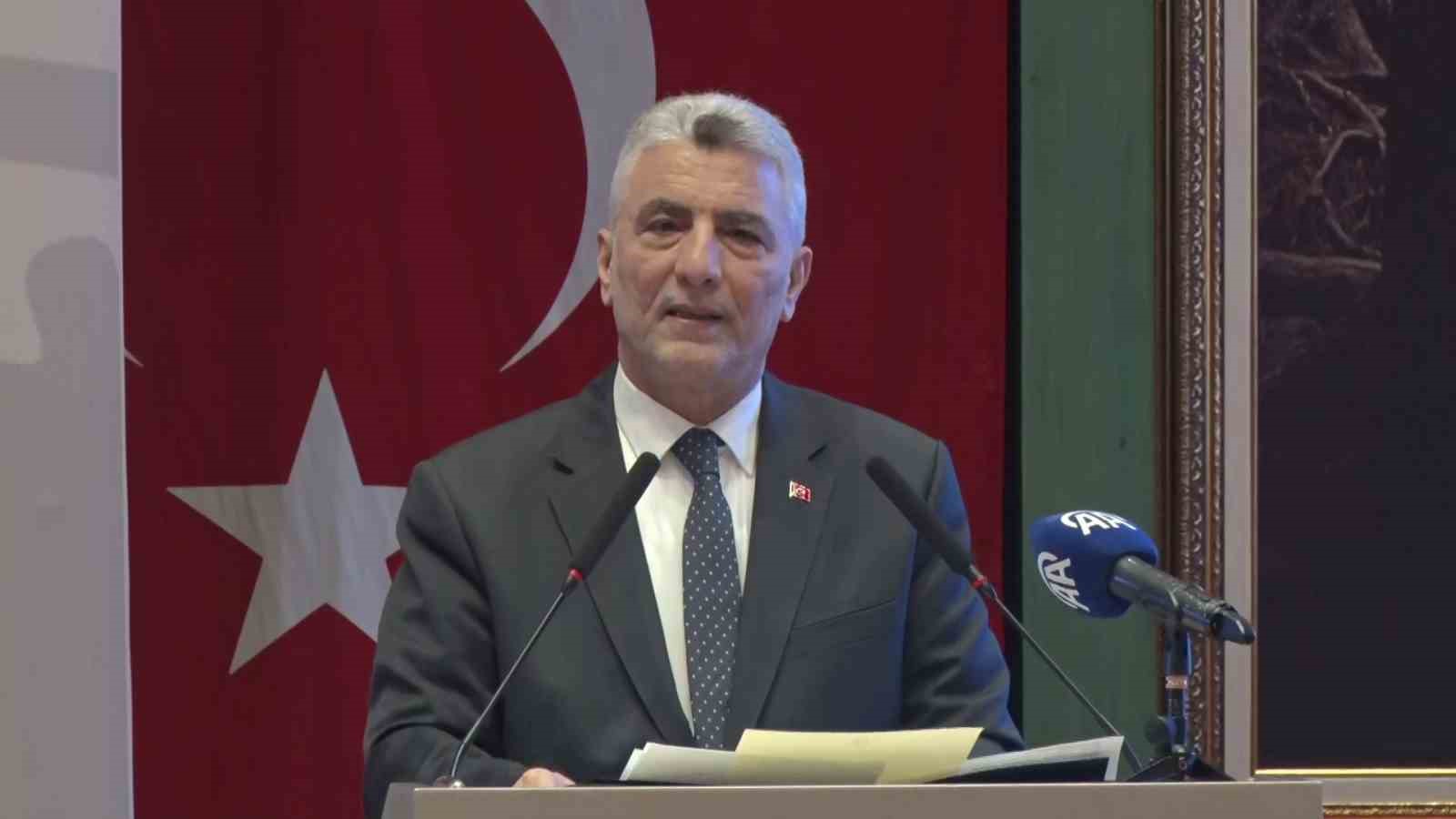 Bakan Bolat: "Yasa dışı ticaret ve kaçakçılığa tevessül edenlerle mücadelemiz güçlenerek devam edecek"
Bakan Bolat: "Yasa dışı ticaret ve kaçakçılığa tevessül edenlerle mücadelemiz güçlenerek devam edecek"