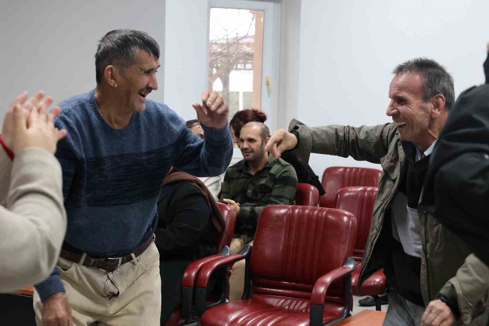 Bilecik’te gençler ile büyükler bir araya geldi
Bilecik’te gençler ile büyükler bir araya geldi