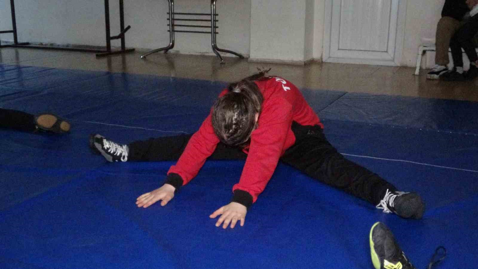 Bir yetenek taraması hayatını değiştirdi 10 yaşındaki güreşçi Asya, Türkiye şampiyonu oldu
