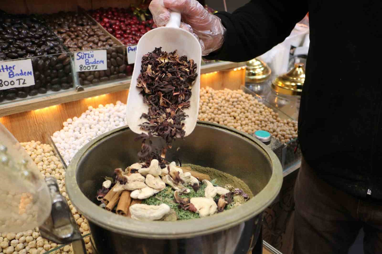 Bu karışımla kış hastalanmadan geçiyor
Bu karışımla kış hastalanmadan geçiyor