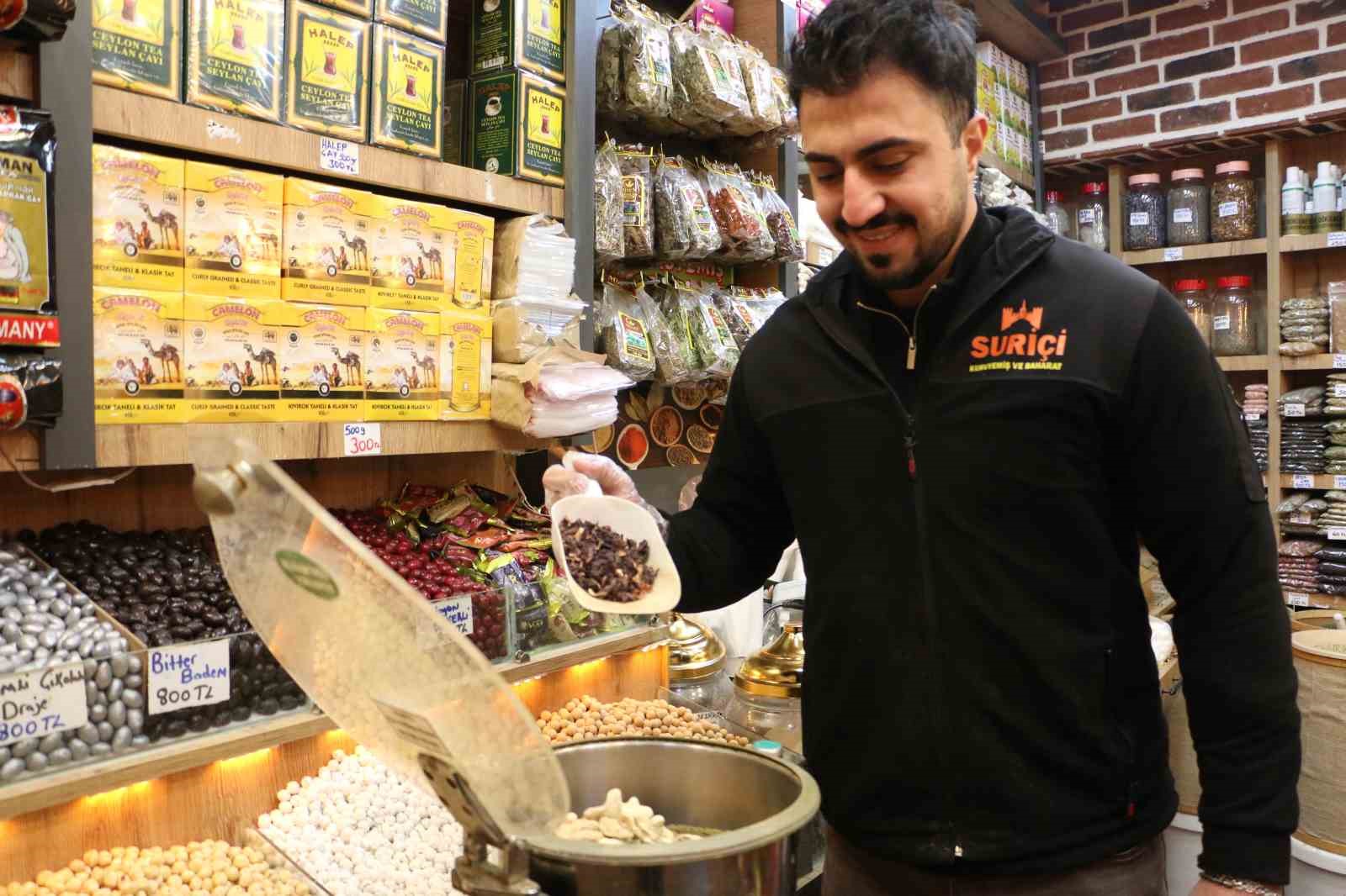 Bu karışımla kış hastalanmadan geçiyor
Bu karışımla kış hastalanmadan geçiyor