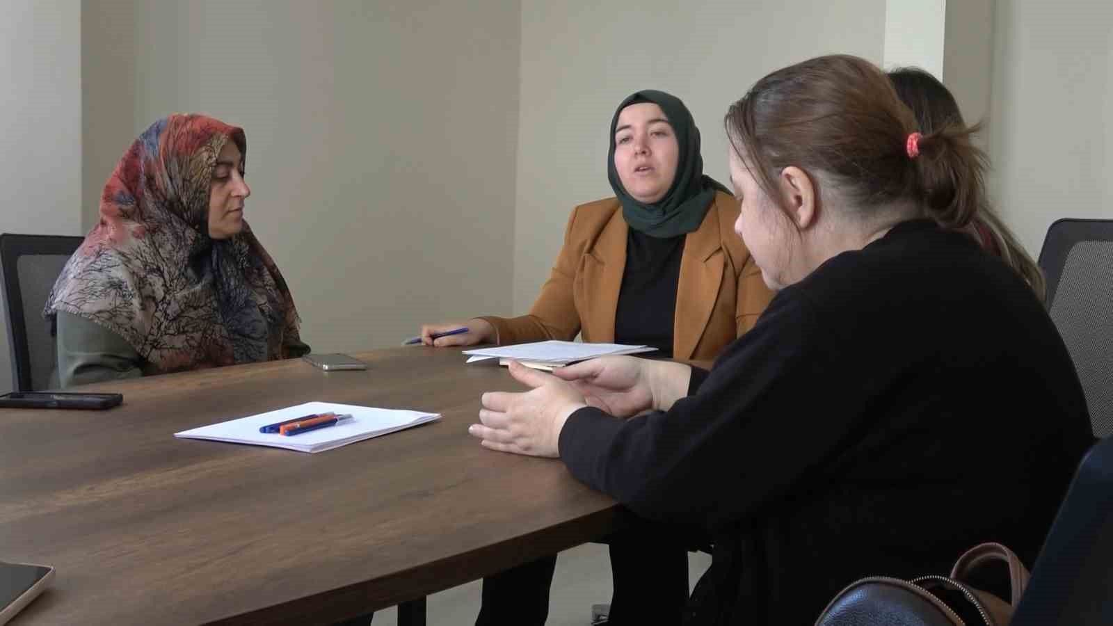 Burdur Aile Akademisi’nde aile içi iletişim ve şiddetle mücadele eğitimleri aralıksız sürüyor
