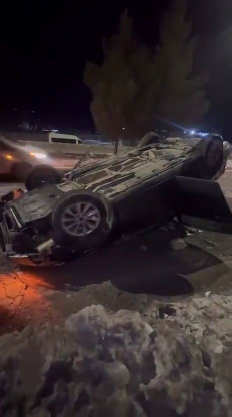 Buzlanma kazayı beraberinde getirdi
Buzlanma kazayı beraberinde getirdi