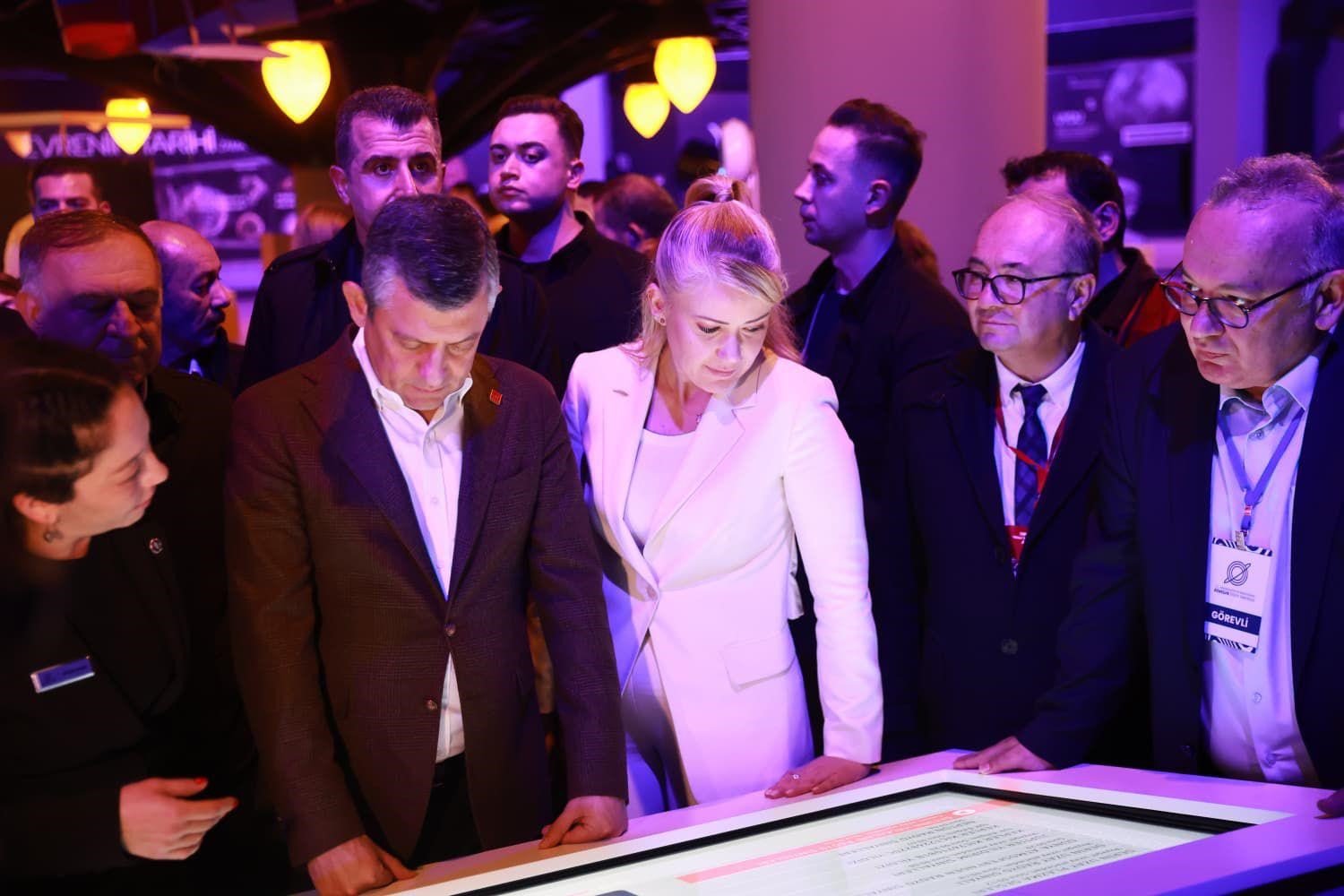 CHP Genel Başkanı Özgür Özel’den Başkan Doğana övgü dolu sözler
CHP Genel Başkanı Özgür Özel’den Başkan Doğana övgü dolu sözler