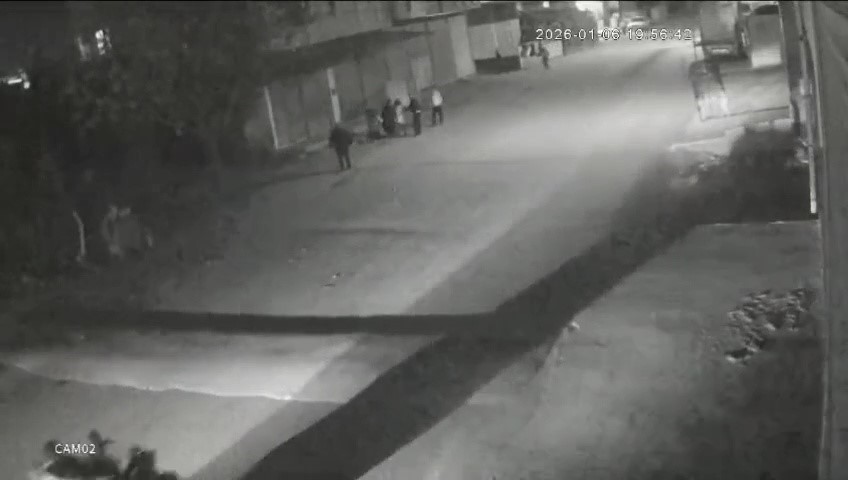 Dayak yiyen yeğenini kurtarmak isteyen kadın darp edildi
