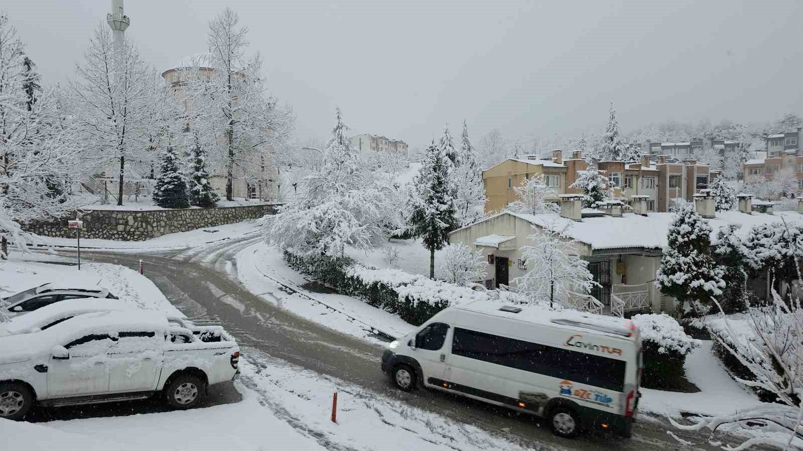 Düzce’de kar sürprizi
